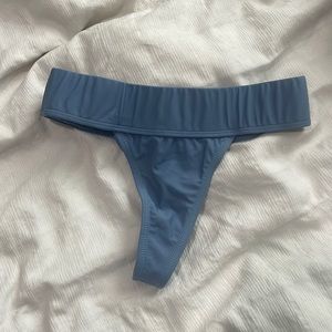 blue boutine la size small bottoms